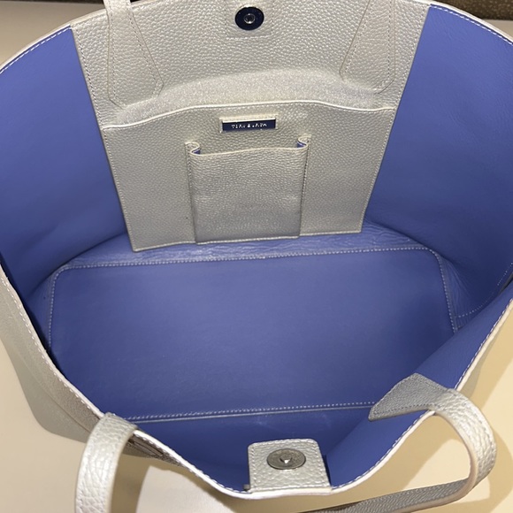 🔥🔥🔥Tory Burch Perry Silver Metallic Leather Tote Shoulder Bag - Picture 12 of 14